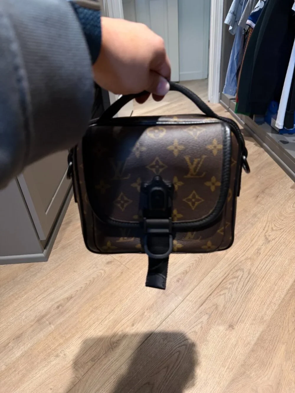Louis Vuitton Quest Messenger